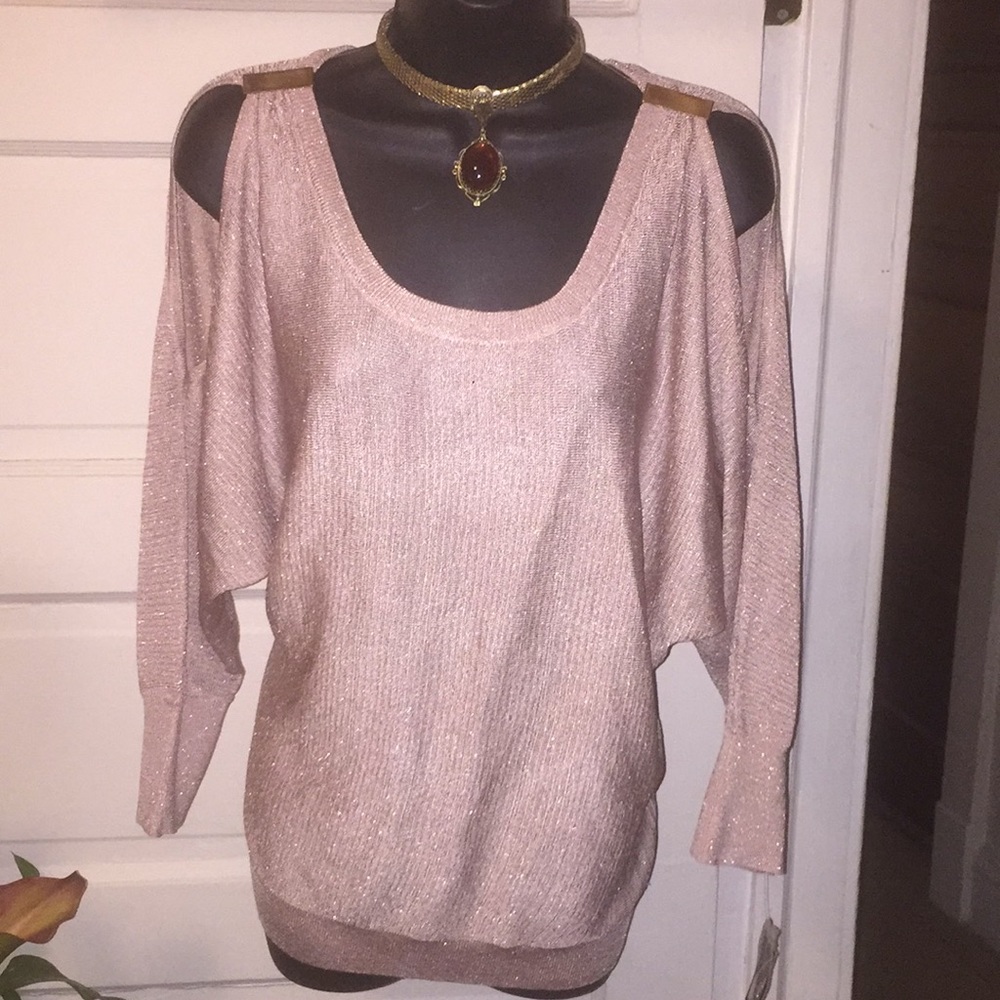 NWT Gold peekaboo shoulder top